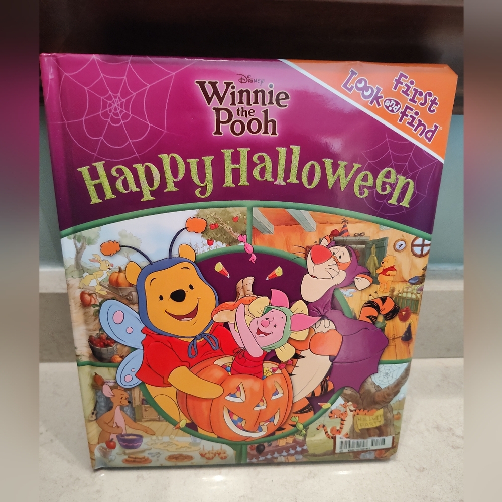 NEW Winnie the Pooh Halloween Large Board Book Set - Picture 2 of 7